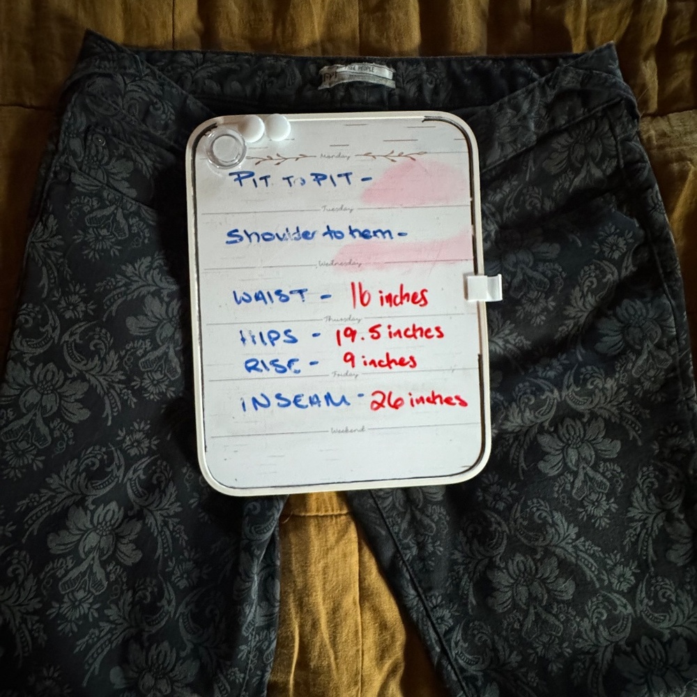 Free People sz 29 good used condition, mid rise - Picture 4 of 6